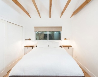 704 1/2 Vernon Avenue - Photo Thumbnail 11