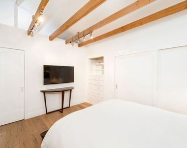 704 1/2 Vernon Avenue - Photo Thumbnail 12