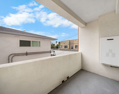 5612 Lexington Avenue - Photo Thumbnail 10