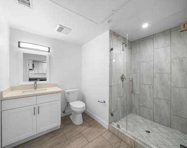 5612 Lexington Avenue - Photo Thumbnail 5