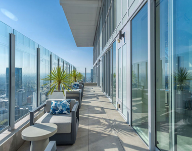 825 S Hill Street - Photo Thumbnail 47