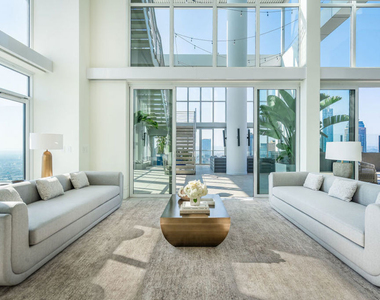 825 S Hill Street - Photo Thumbnail 3