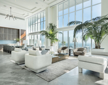 825 S Hill Street - Photo Thumbnail 1