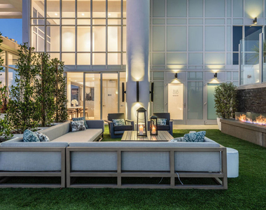 825 S Hill Street - Photo Thumbnail 43