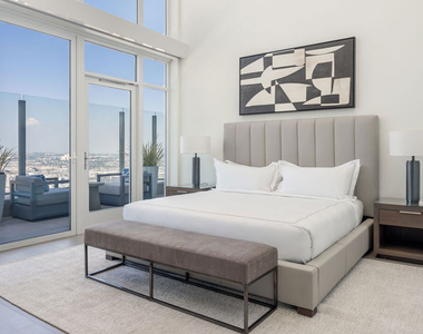 825 S Hill Street - Photo Thumbnail 25