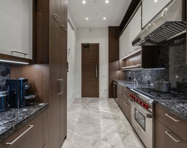 825 S Hill Street - Photo Thumbnail 20