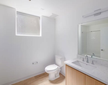 23036 Ventura Blvd - Photo Thumbnail 3