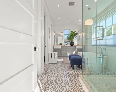 832 Las Lomas Avenue - Photo Thumbnail 13