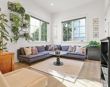 832 Las Lomas Avenue - Photo Thumbnail 10