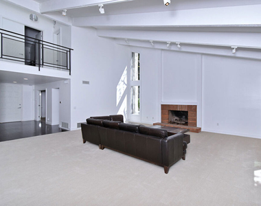 9908 Lancer Court - Photo Thumbnail 10