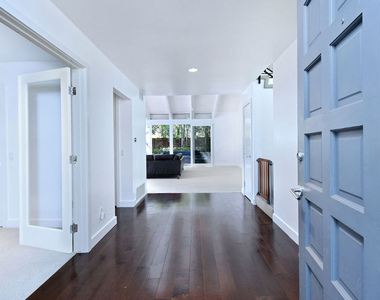9908 Lancer Court - Photo Thumbnail 6