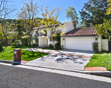 9908 Lancer Court - Photo Thumbnail 2