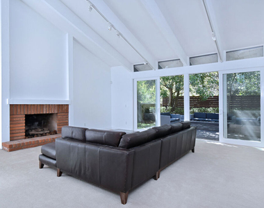 9908 Lancer Court - Photo Thumbnail 8