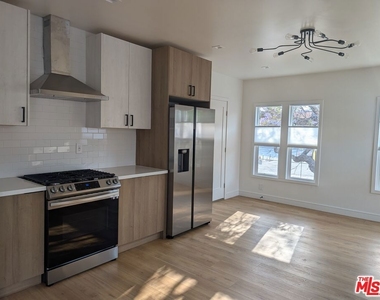 1125 Lodi Place - Photo Thumbnail 4