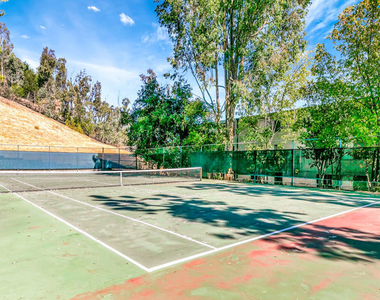 22135 Burbank Boulevard - Photo Thumbnail 46