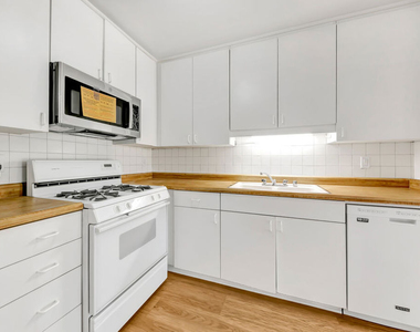 22135 Burbank Boulevard - Photo Thumbnail 11
