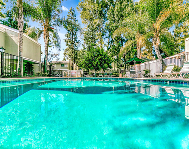 22135 Burbank Boulevard - Photo Thumbnail 43