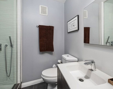 2260 N Cahuenga Boulevard - Photo Thumbnail 13