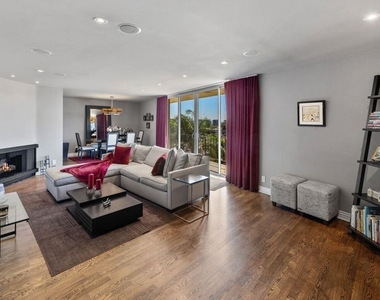 2260 N Cahuenga Boulevard - Photo Thumbnail 16