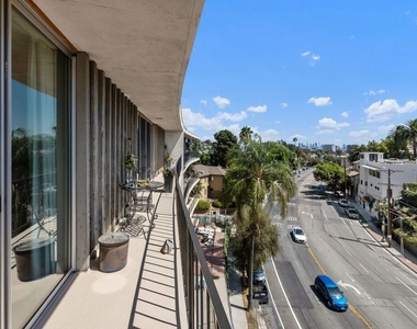 2260 N Cahuenga Boulevard - Photo Thumbnail 31