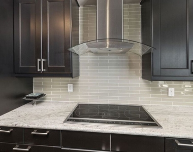 2260 N Cahuenga Boulevard - Photo Thumbnail 22
