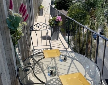 2260 N Cahuenga Boulevard - Photo Thumbnail 30