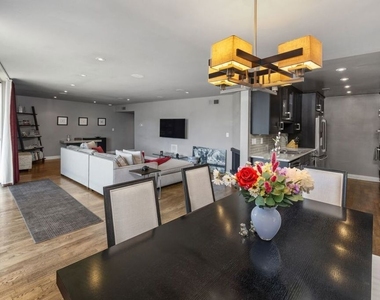 2260 N Cahuenga Boulevard - Photo Thumbnail 20