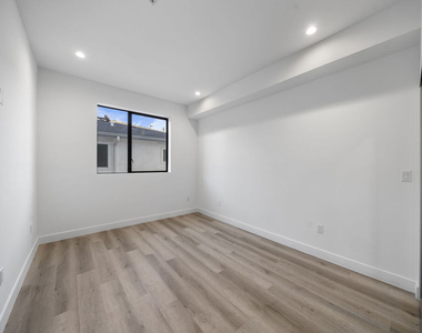 5612 Lexington Avenue - Photo Thumbnail 9