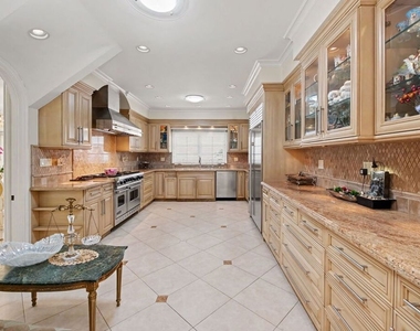 204 Foothill Road - Photo Thumbnail 10
