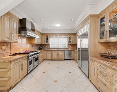 204 Foothill Road - Photo Thumbnail 11