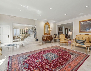 204 Foothill Road - Photo Thumbnail 8