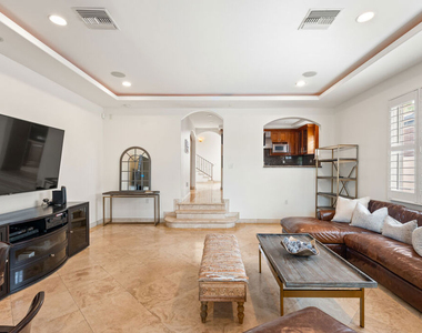 6416 W 83rd Street - Photo Thumbnail 8