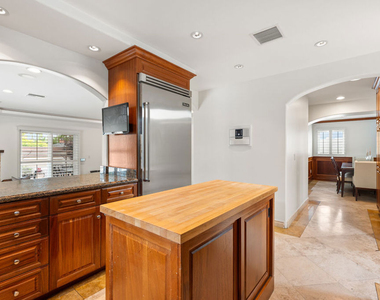 6416 W 83rd Street - Photo Thumbnail 5