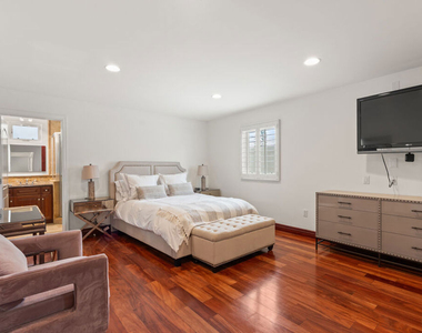 6416 W 83rd Street - Photo Thumbnail 12