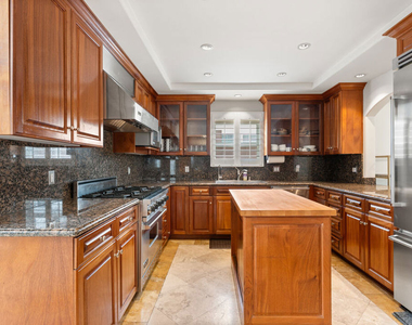 6416 W 83rd Street - Photo Thumbnail 3