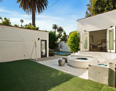 327 N Edinburgh Avenue - Photo Thumbnail 9