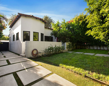 327 N Edinburgh Avenue - Photo Thumbnail 3