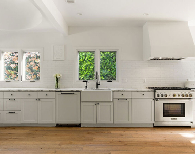 327 N Edinburgh Avenue - Photo Thumbnail 26