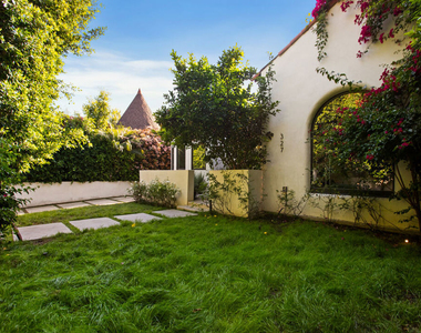 327 N Edinburgh Avenue - Photo Thumbnail 2
