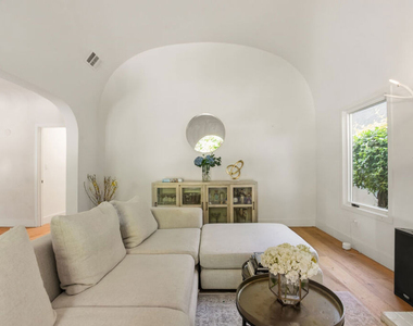 327 N Edinburgh Avenue - Photo Thumbnail 31