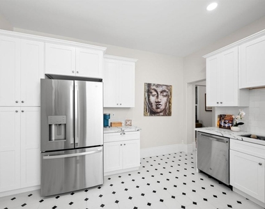 2251 Brant Street - Photo Thumbnail 11