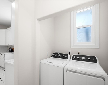 2251 Brant Street - Photo Thumbnail 9