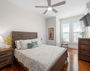 2251 Brant Street - Photo Thumbnail 13