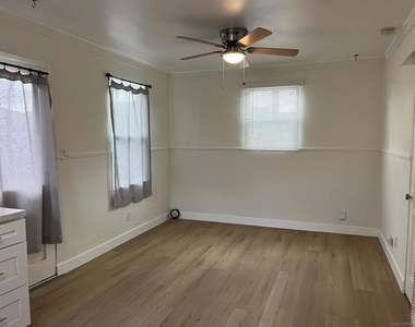3610 N 44th - Photo Thumbnail 5