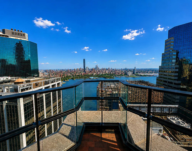 75 Wall Street - Photo Thumbnail 2
