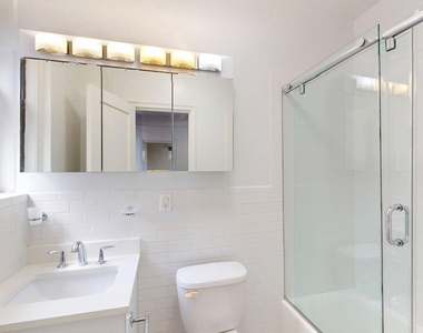 140 East 46th Street  - Photo Thumbnail 2