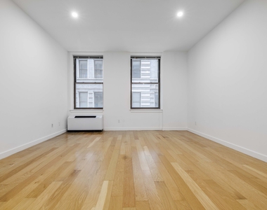37 Wall Street - Photo Thumbnail 4