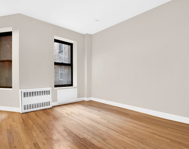 East 25th Street - Photo Thumbnail 3