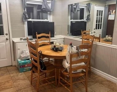 460 Chester St - Photo Thumbnail 6