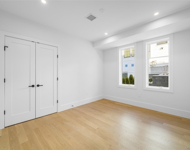 156 Palisade Street - Photo Thumbnail 9